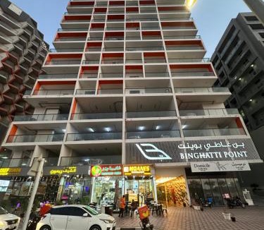 Dubai Apartment | Sleek 1BR in DSO, Dubai