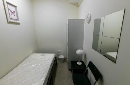 Dubai House | Small Budget Rooms for 'girls' only in Dubai, Marina