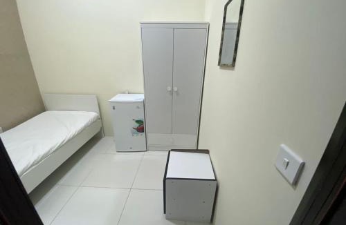 Dubai House | Small Budget Rooms for 'girls' only in Dubai, Marina