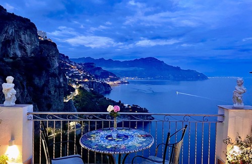 Conca dei Marini Apartment | SOLELUNA apartment with terrace with amazingr sea views.