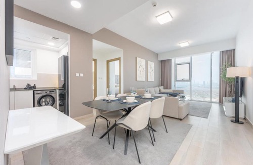 Jumeirah Village Circle Apartment | Sophisticated 1 Bedroom Apartment in Bloom Tower B