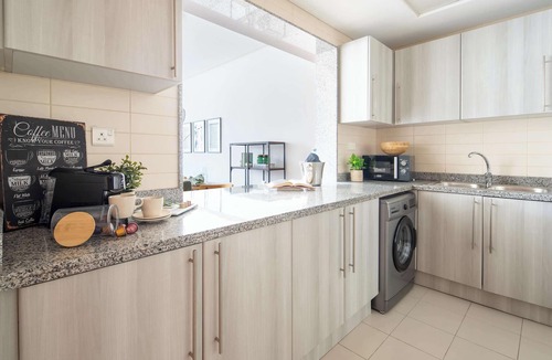 Jumeirah Lake Towers Apartment | Sophisticated 1BR Apartment in JLT - Sleeps 3!