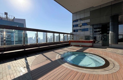 Jumeirah Lake Towers Apartment | Sophisticated 1BR Apartment in JLT - Sleeps 3!