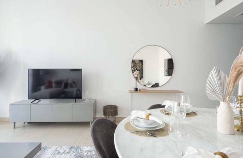 Bur Dubai Apartment | Sophisticated 2BR in Downtown with City Views!