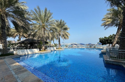 Palm Jumeirah Apartment | Sophisticated 3 Bed Palm Jumeirah w Beach Access