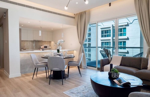 The Greens Apartment | Sophisticated & Classy - 1Bhk - The Greens