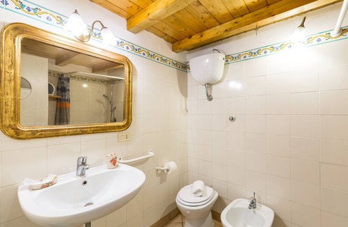 Montecalvario Apartment | Soriano 34 - Cozy and Central by Napoliapartments