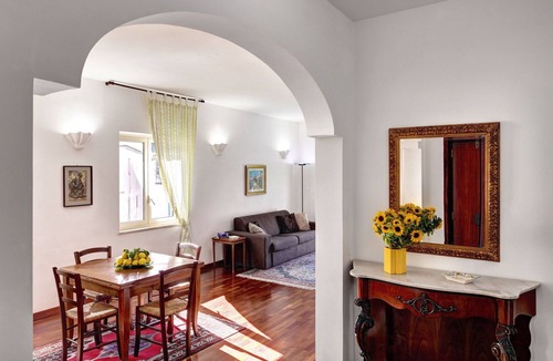 Sorrento Apartment | Sorrento Urban Alpha - Explore the best of Sorrento from this apartment in the heart of the city.