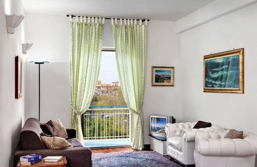 Sorrento Apartment | Sorrento Urban Alpha - Explore the best of Sorrento from this apartment in the heart of the city.