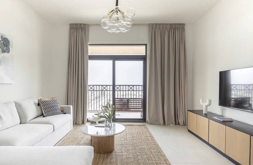 Umm Suqeim 3 Apartment | Spacious 1BR Apartment in Madinat Jumeirah!