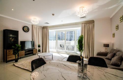 Jumeirah Lake Towers Apartment | Spacious 1BR with Balcony in JLT Cluster E