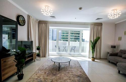 Jumeirah Lake Towers Apartment | Spacious 1BR with Balcony in JLT Cluster E