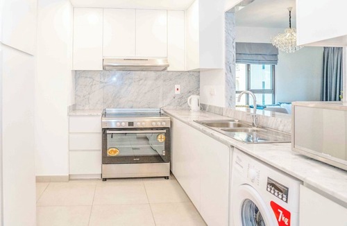 Umm Suqeim 3 Apartment | Spacious 2-Bedroom + Maids' Room, Facing Burj Al Arab & Steps from the Beach