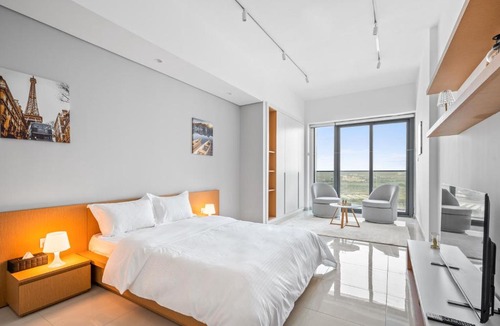 Dubai Apartment | Spacious And Stylish Apt - Thrifty