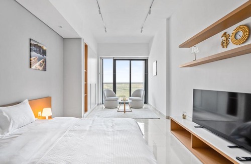 Dubai Apartment | Spacious And Stylish Apt - Thrifty
