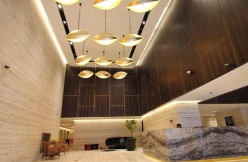 Trade Center Apartment | Spacious Flat in Dubai Downtown