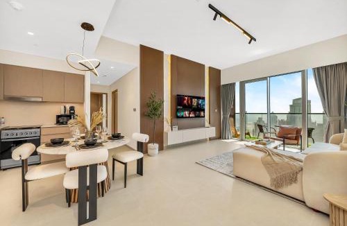 Downtown Dubai Apartment | Spacious, Modern Chic 2 BDR Apartment in Prime Downtown Location