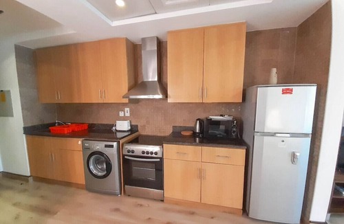 Jumeirah Lake Towers Apartment | Spacious Studio with Full Lake View!