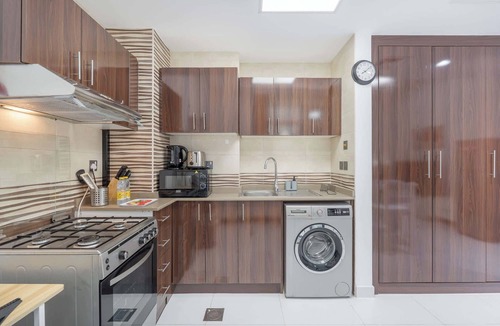 Dubai Apartment | Spacious Studio for 2 in Arabian Gate!
