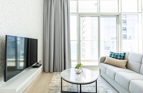 Dubai Marina Apartment | Spacious Studio in Dubai Marina with Marina Views