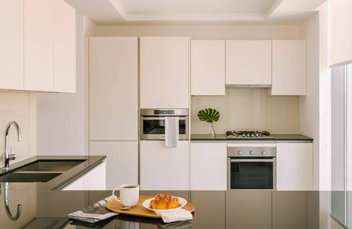 Trade Centre 1 Apartment | Spacious Three-Bedroom Apartment w/Sea View Downtown
