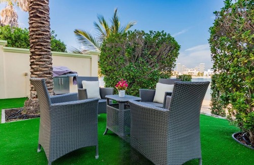 Palm Jumeirah Villa | Sparking signature Beach front villa reverera mediterian style in Palm Jumeirah