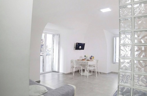 Quartieri Spagnoli House | St. Anne House