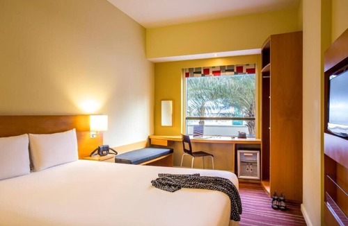 Al Barsha 1 Apartment | Standard Room Near Mall of Emirates