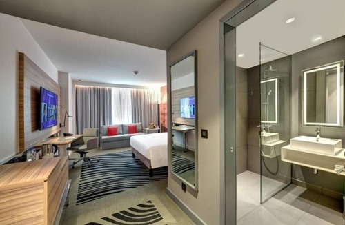 Al Khan Apartment | Standard Room Near Sharjah Expo Centre By E R