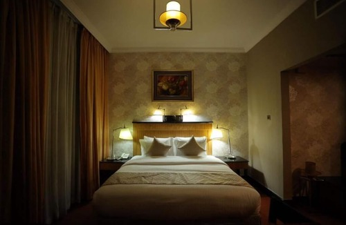 Al Sharq Apartment | Standrad King Room Near Sharjah Corniche