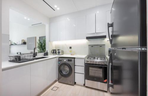 Jumeirah Village Circle Apartment | Stay at ease in this 1 bed for 3 in JVC