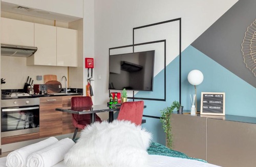 Dubai Marina Apartment | Stella Stays Bright Studio Dubai JBR Beach Netflix