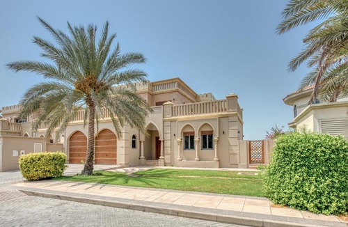 Palm Jumeirah Villa | Stella Stays Incredible 4 BDR Palm Villa Beach Private Pool