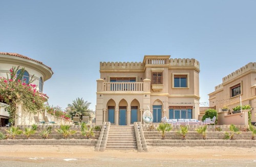 Palm Jumeirah Villa | Stella Stays Incredible 4 BDR Palm Villa Beach Private Pool
