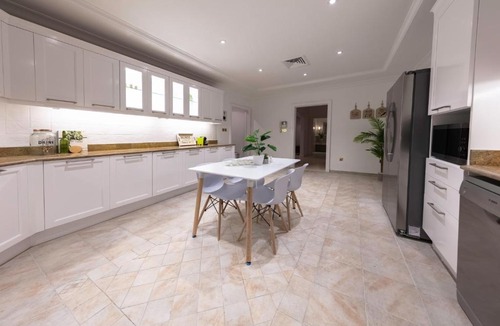 Palm Jumeirah Villa | Stella Stays Magnificent 4 BDR Palm Villa Beach Private Pool