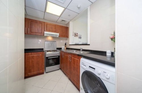 Jumeirah Lake Towers Apartment | StoneTree - Icon 2 Studio - Chic Apartment