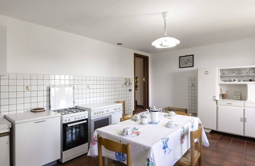 Ponte Buriano House | Stunning private villa for 4 people with TV, terrace and pets allowed