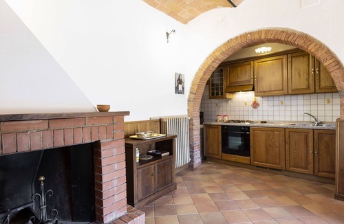 Ponte Buriano House | Stunning private villa for 4 people with TV, terrace and pets allowed