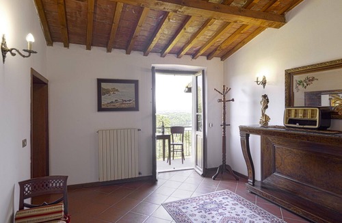 Ponte Buriano House | Stunning private villa for 4 people with TV, terrace and pets allowed