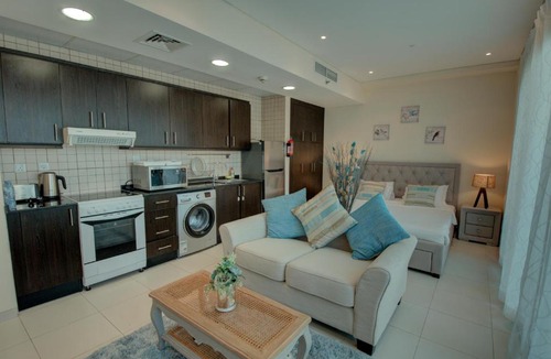 Dubai Marina Apartment | Studio Apartment in Jumeirah Beach Residence by Deluxe Holiday Homes