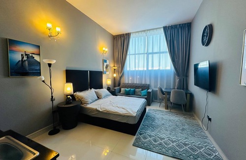 Jumeira 3 Apartment | Studio apartment on suitable location shiekh zayed road