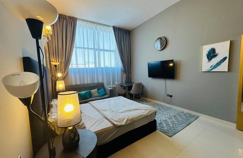 Jumeira 3 Apartment | Studio apartment on suitable location shiekh zayed road