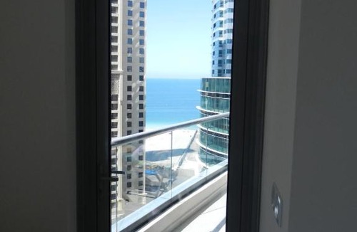 Dubai Marina Apartment | Studio - Bay Central