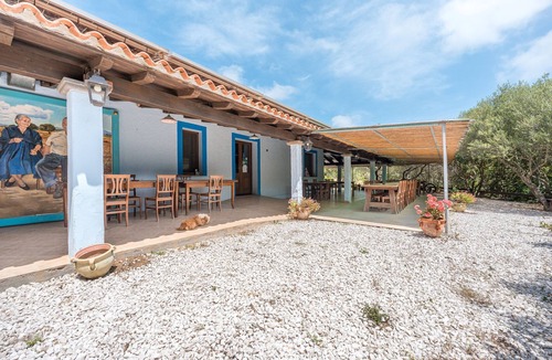 Orosei Apartment | Studio 'Osalla' with Mountain View, Wi-Fi and Air Conditioning