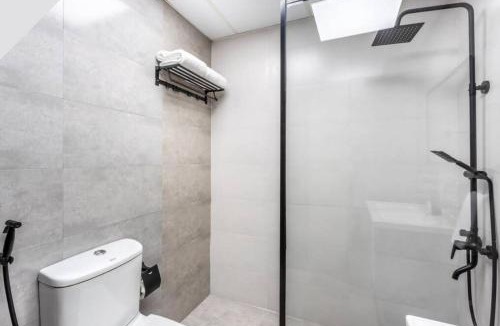 Dubai Production City Apartment | Studio with Private Jacuzzi - Damac Lagovista