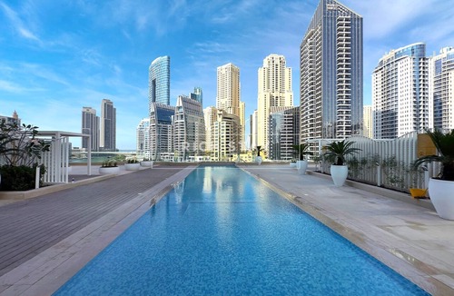 Jebel Ali Apartment | Stunning 1BR in Stella Maris, City View, Marina