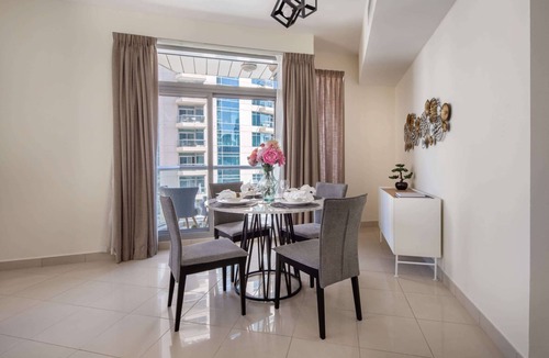 Dubai Marina Apartment | Stunning 1BR with Marina Views