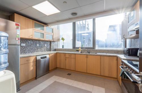 Jumeirah Lake Towers House | Stunning 4 BHK Apartment with Skyline Views