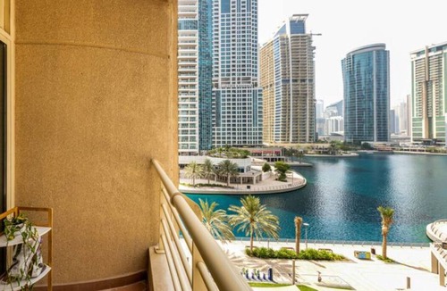 Jumeirah Lake Towers Apartment | Stunning Lake Views 2BR near Metro stn, Dubai Marina & JBR