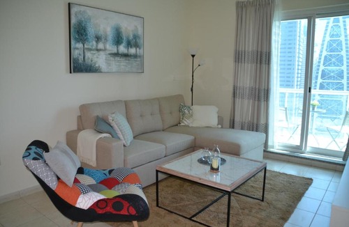 Jumeirah Lake Towers Apartment | Stunning Lake Views in Dubai JLT
